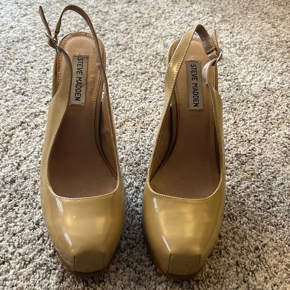 Steve Madden platform heel